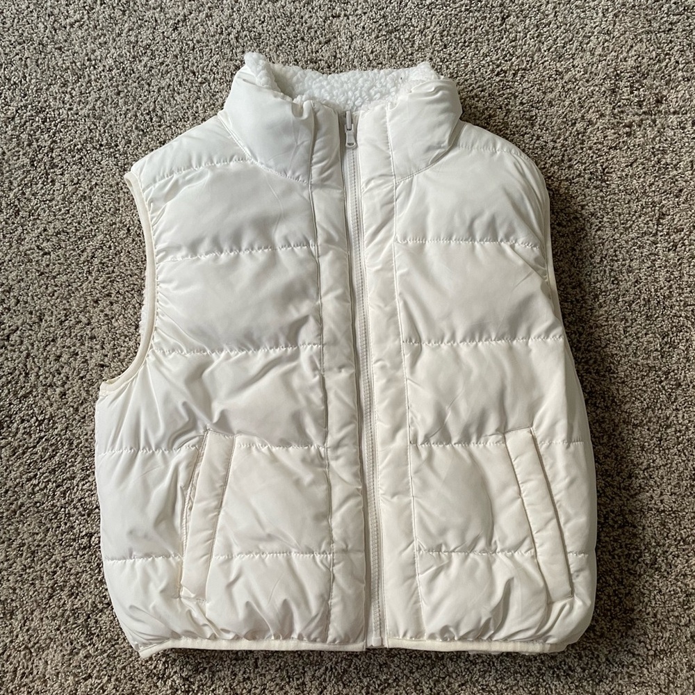 Source Unknown Women's White Puffer Vest